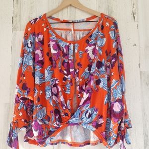 Free People Keepin On Twist Front Floral Top Size Medium